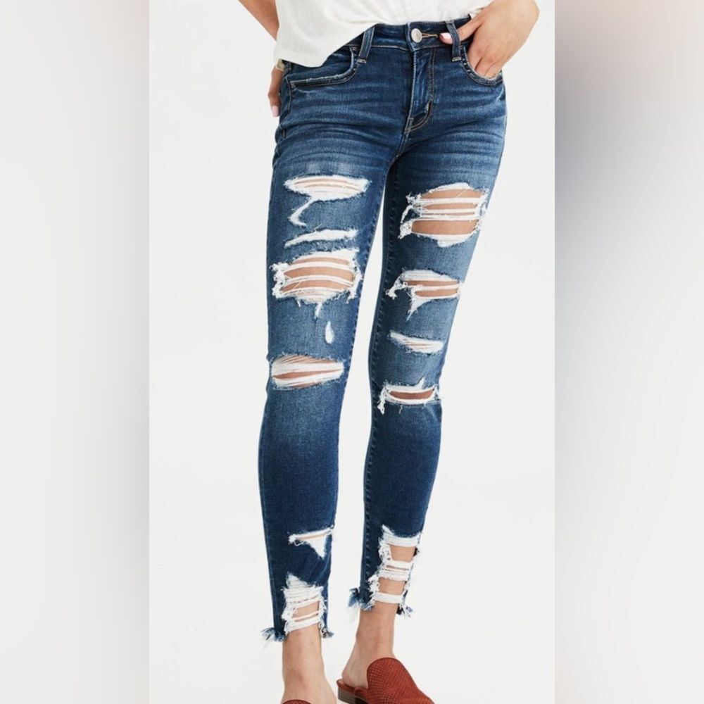 American Eagle Outfitters Jegging Crop Distressed Jeans Size 8